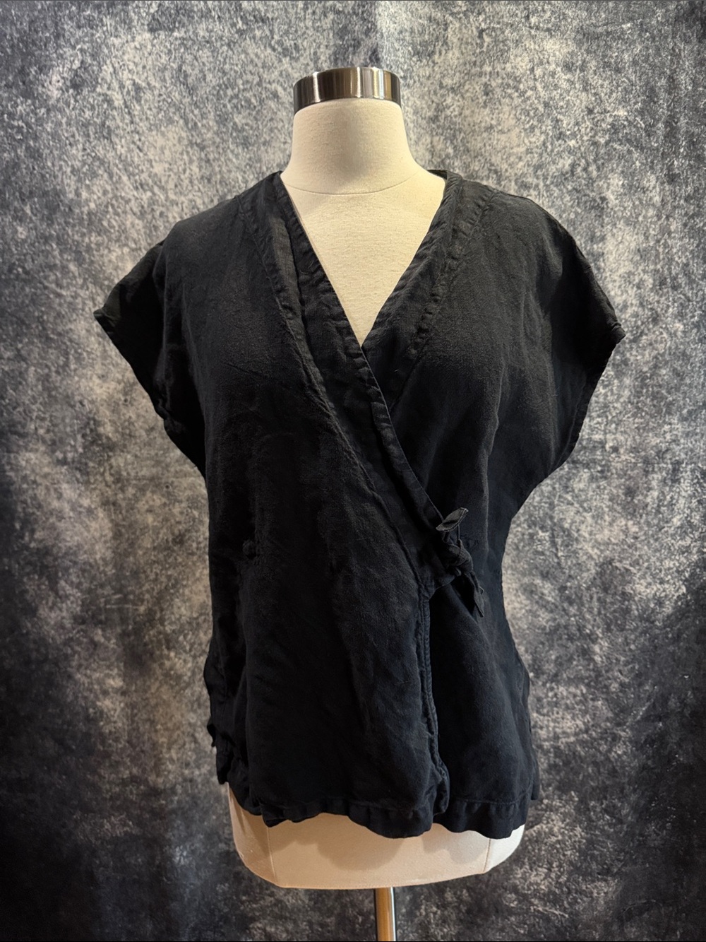 Elemente Clemente Black Linen Wrap-Style Women’s Top